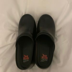 Like new condition danskos